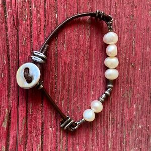 Silpada  pearl and leather bracelet